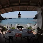 Eco Del Mare לינה וארוחת בוקר לריצ'י