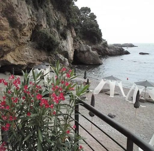 Couette-café Eco Del Mare 4*